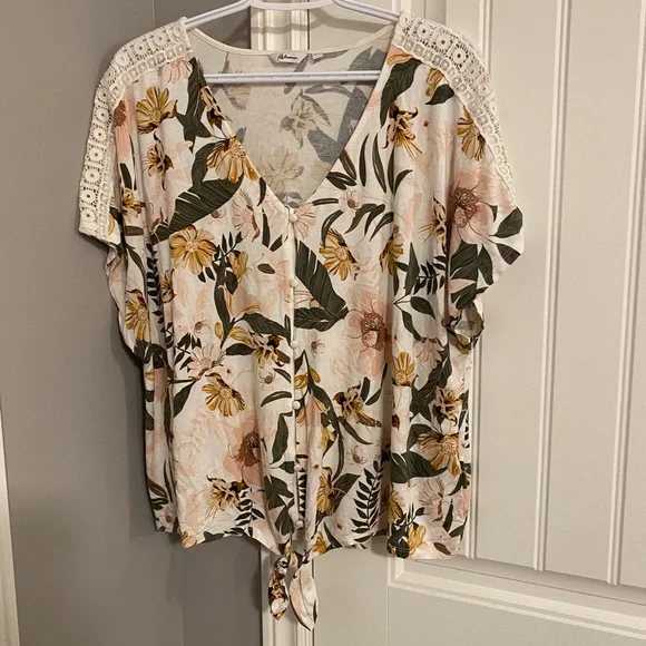 Reitmans button down top - Picture 1 of 3